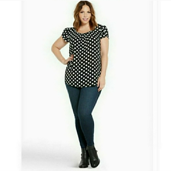 Torrid - Polka dot flutter sleeve top - Picture 6 of 7
